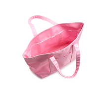 Trvl maxi tote in Peony on a white background