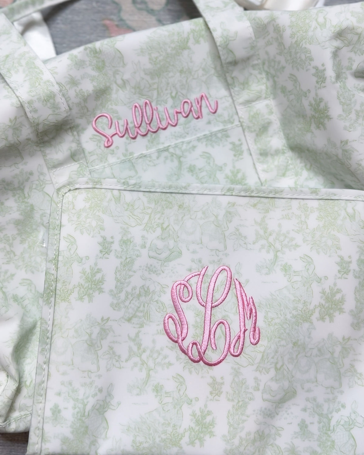 TRVLBUNNY TOILE GREEN ROADIE