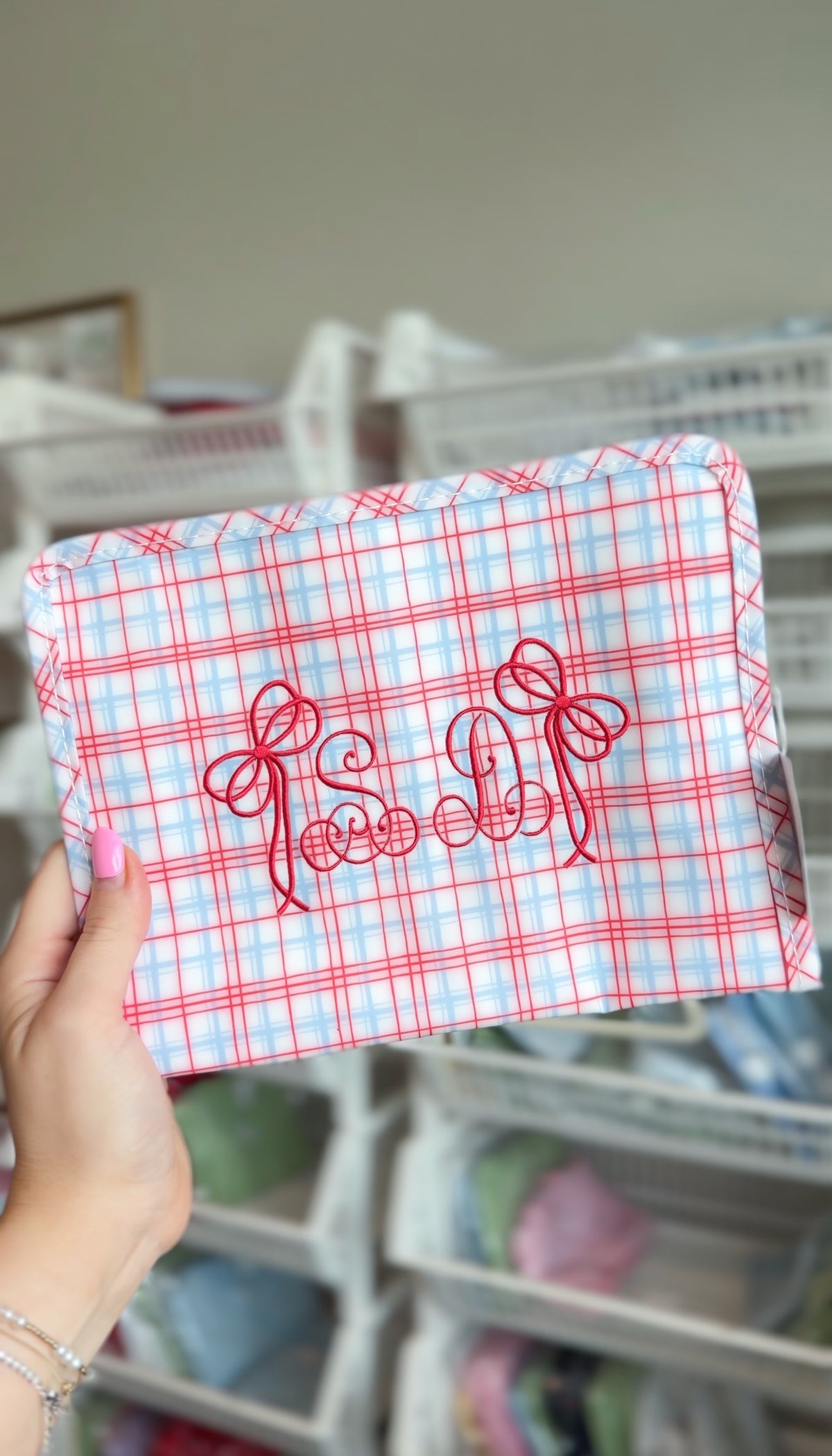 TRVL CLASSIC RED PLAID ROADIE