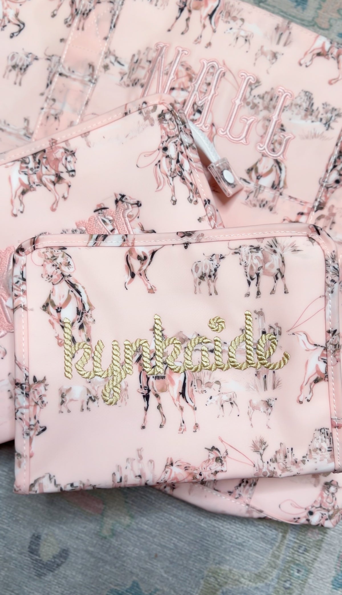 TRVL COWGIRL TOILE ROADIE