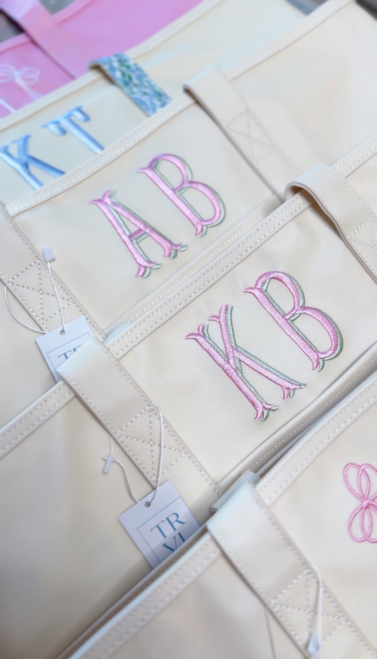 TRVL MAXI TOTE NATURAL COATED CANVAS