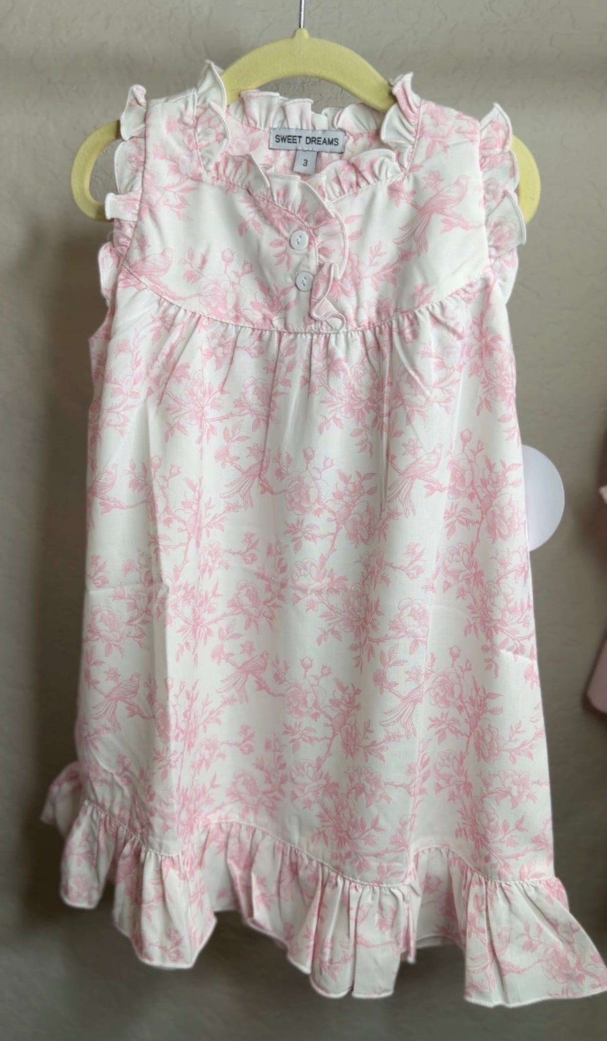 Pink toile sleeve nightgown for baby